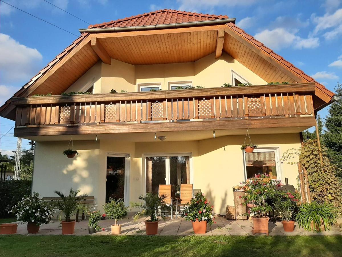 Fewo Hohen Neuendorf Bei Berlin Mit Sauna Und Fuss-Spa Екстер'єр фото